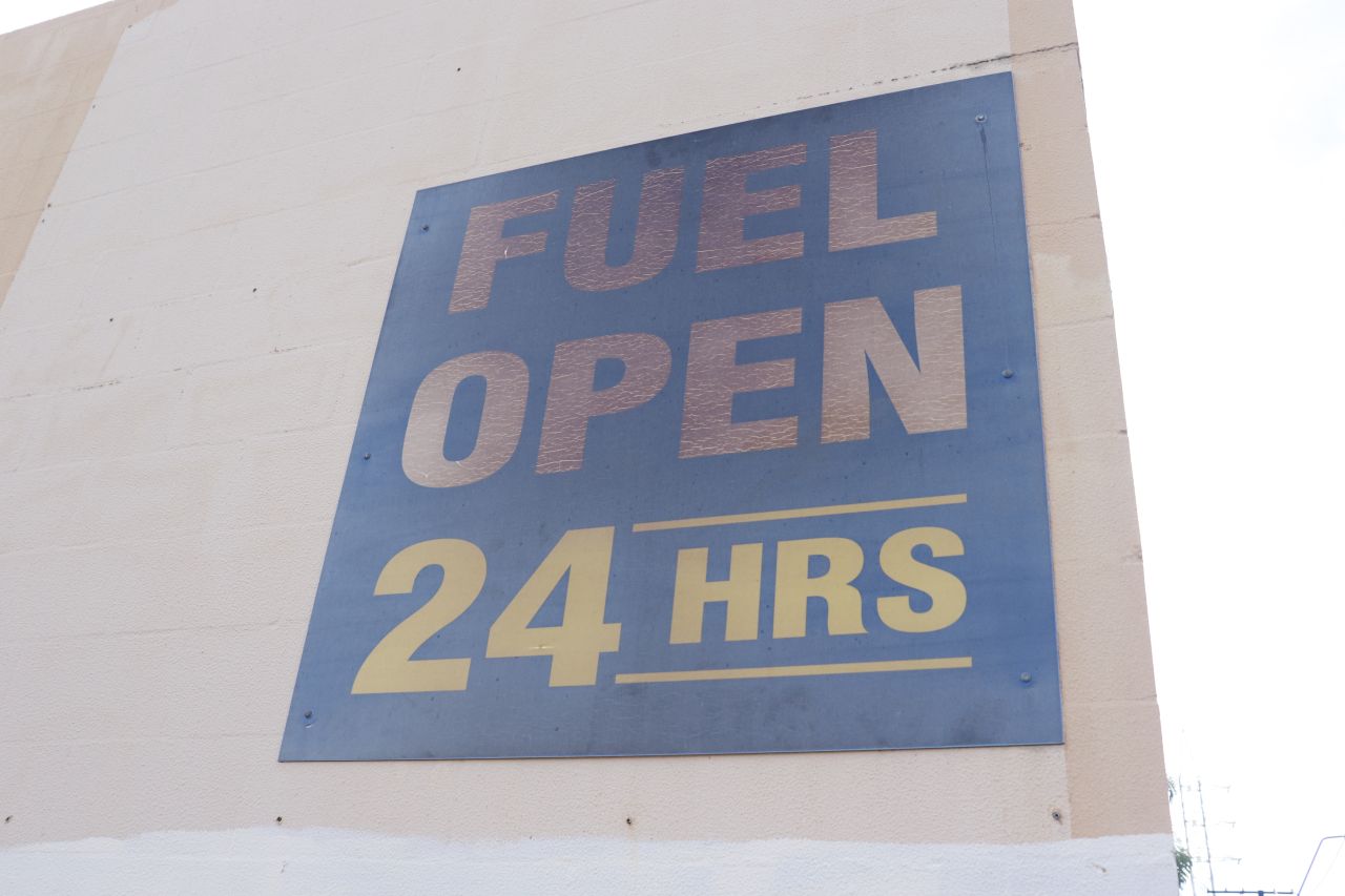 img-Sun-damage-due-to-clear-finish