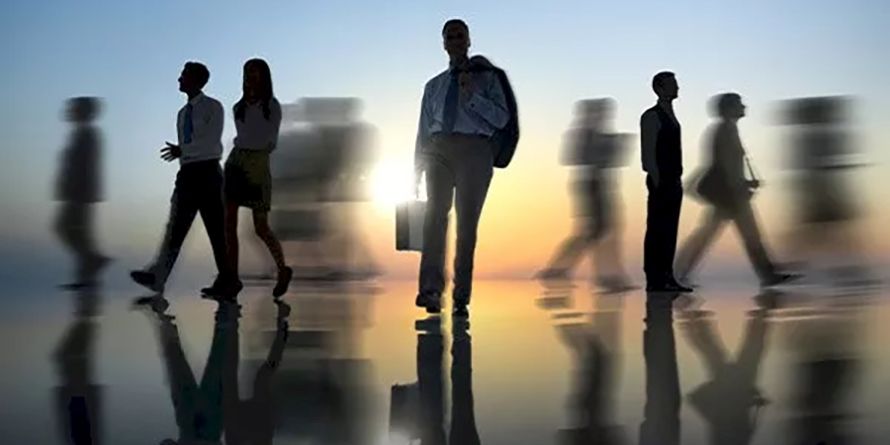 img-edited_business-people-walking-ifa_2b44-copy